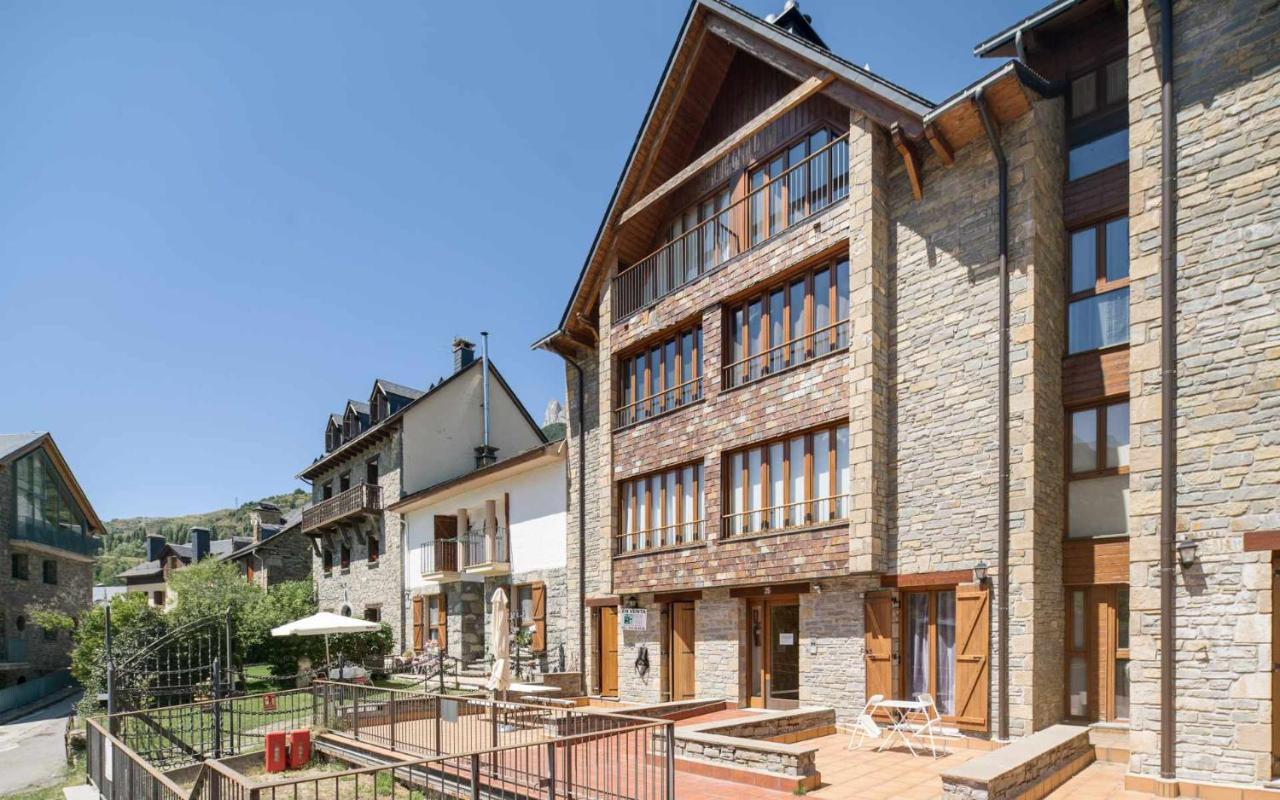 El Balcon Familiar Del Pacino Apartman Sallent de Gállego Kültér fotó